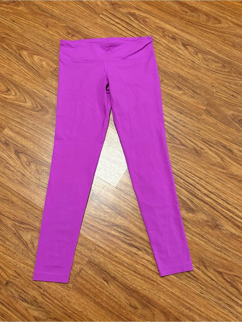 Under Armour Bright Purple Women's Activewear Leggings Ruching On Back Legs - M